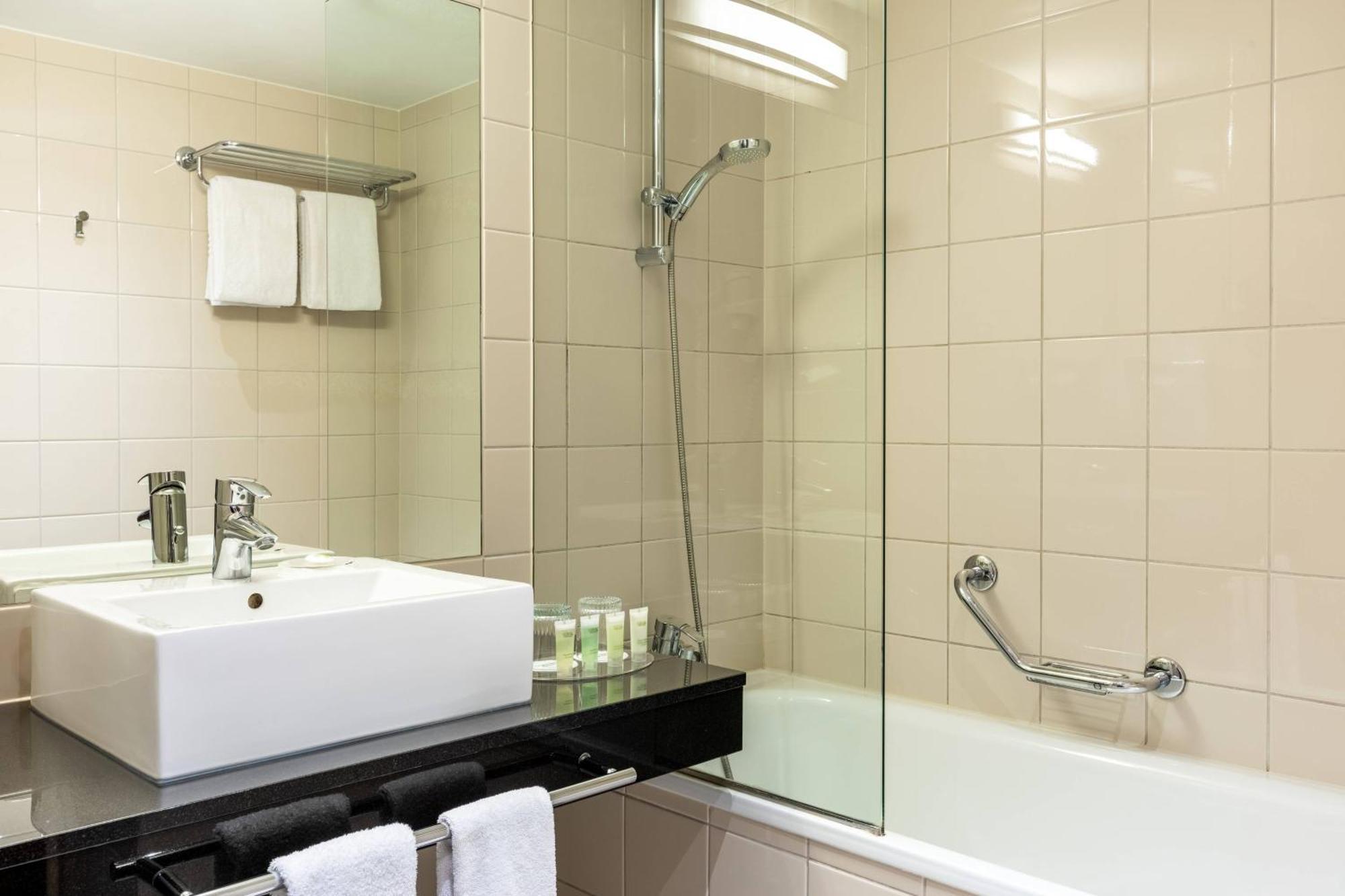 Courtyard By Marriott Paris Saint Denis Hotell Eksteriør bilde